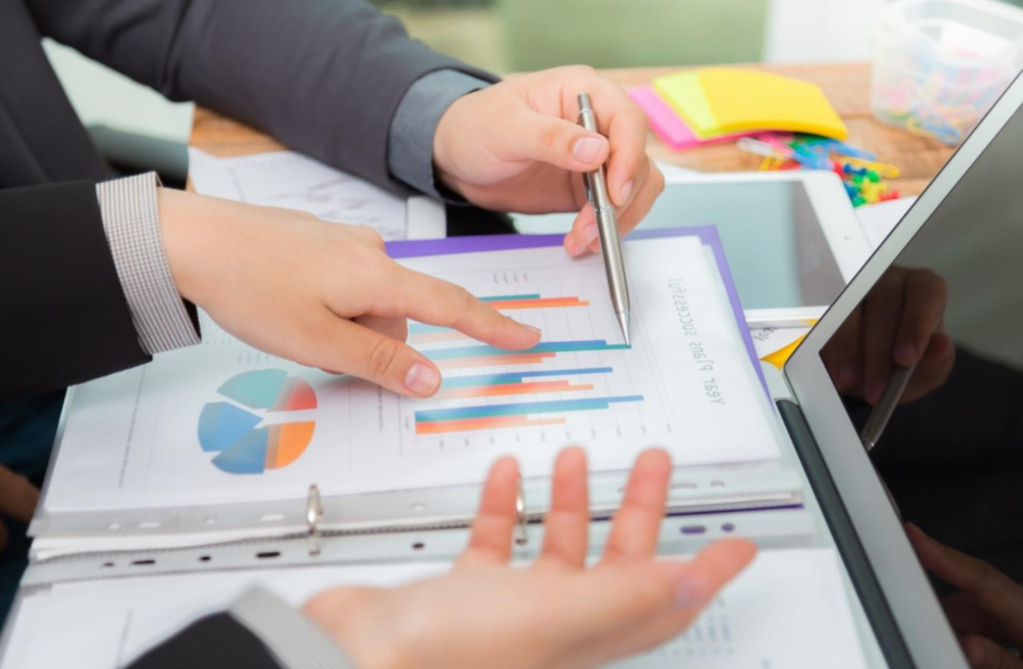 Bureau moderne de conseil financier à Nantes